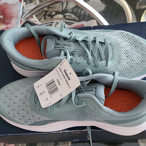 🚺 Ladies 👟 Sneakers size 9 - Picture 5 of 8